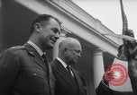 Immagine di Harmon Trophy Washington DC White House USA, 1954, secondo 52 filmato di repertorio 65675032887