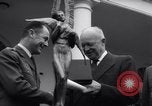 Immagine di Harmon Trophy Washington DC White House USA, 1954, secondo 56 filmato di repertorio 65675032887