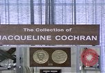 Standbild Miss Jacqueline Cochran United States USA, 1975, aus Sekunde 26 historischem Filmmaterial Videoclip 65675032902