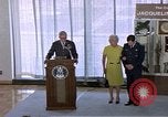 Standbild Miss Jacqueline Cochran United States USA, 1975, aus Sekunde 61 historischem Filmmaterial Videoclip 65675032902