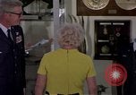 Standbild Memorabilia United States USA, 1975, aus Sekunde 7 historischem Filmmaterial Videoclip 65675032906