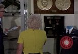 Standbild Memorabilia United States USA, 1975, aus Sekunde 18 historischem Filmmaterial Videoclip 65675032906