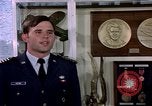 Standbild Cadet Wing Commander Jack Catton United States USA, 1975, aus Sekunde 19 historischem Filmmaterial Videoclip 65675032908