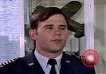 Standbild Cadet Wing Commander Jack Catton United States USA, 1975, aus Sekunde 28 historischem Filmmaterial Videoclip 65675032908