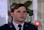 Standbild Cadet Wing Commander Jack Catton United States USA, 1975, aus Sekunde 46 historischem Filmmaterial Videoclip 65675032908
