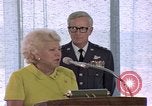 Standbild Pilotin Jacqueline Cochran United States USA, 1975, aus Sekunde 7 historischem Filmmaterial Videoclip 65675032914