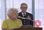Standbild Pilotin Jacqueline Cochran United States USA, 1975, aus Sekunde 9 historischem Filmmaterial Videoclip 65675032914