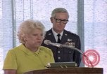 Standbild Pilotin Jacqueline Cochran United States USA, 1975, aus Sekunde 10 historischem Filmmaterial Videoclip 65675032914