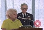 Standbild Pilotin Jacqueline Cochran United States USA, 1975, aus Sekunde 40 historischem Filmmaterial Videoclip 65675032914