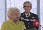 Standbild Pilotin Jacqueline Cochran United States USA, 1975, aus Sekunde 42 historischem Filmmaterial Videoclip 65675032914
