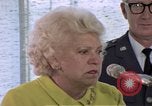 Standbild Pilotin Jacqueline Cochran United States USA, 1975, aus Sekunde 45 historischem Filmmaterial Videoclip 65675032914