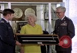 Standbild Jacqueline Cochran Colorado United States USA, 1975, aus Sekunde 17 historischem Filmmaterial Videoclip 65675032930