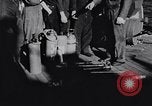 Immagine di Routine di bordo Regno Unito, 1944, secondo 10 filmato di repertorio 65675032936