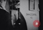 Immagine di Routine di bordo Regno Unito, 1944, secondo 27 filmato di repertorio 65675032936