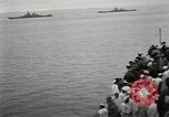 Standbild General MacArthur und Admiral Nimitz bereit zu unterzeichnen Vertrag mit Japan Tokyo Bay Japan, 1945, aus Sekunde 9 historischem Filmmaterial Videoclip 65675032938