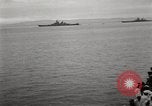 Standbild General MacArthur und Admiral Nimitz bereit zu unterzeichnen Vertrag mit Japan Tokyo Bay Japan, 1945, aus Sekunde 11 historischem Filmmaterial Videoclip 65675032938