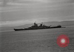 Standbild General MacArthur und Admiral Nimitz bereit zu unterzeichnen Vertrag mit Japan Tokyo Bay Japan, 1945, aus Sekunde 21 historischem Filmmaterial Videoclip 65675032938