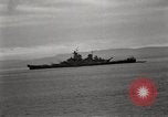 Standbild General MacArthur und Admiral Nimitz bereit zu unterzeichnen Vertrag mit Japan Tokyo Bay Japan, 1945, aus Sekunde 24 historischem Filmmaterial Videoclip 65675032938