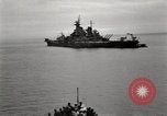 Standbild General MacArthur und Admiral Nimitz bereit zu unterzeichnen Vertrag mit Japan Tokyo Bay Japan, 1945, aus Sekunde 38 historischem Filmmaterial Videoclip 65675032938
