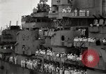 Standbild General MacArthur und Admiral Nimitz bereit zu unterzeichnen Vertrag mit Japan Tokyo Bay Japan, 1945, aus Sekunde 58 historischem Filmmaterial Videoclip 65675032938