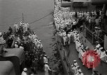 Standbild General MacArthur und Admiral Nimitz bereit zu unterzeichnen Vertrag mit Japan Tokyo Bay Japan, 1945, aus Sekunde 62 historischem Filmmaterial Videoclip 65675032938
