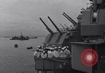 Standbild Friedensvertrag auf die USS Missouri Zweiten Weltkrieg beenden Tokyo Bay Japan, 1945, aus Sekunde 30 historischem Filmmaterial Videoclip 65675032941
