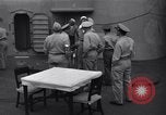 Standbild Friedensvertrag auf die USS Missouri Zweiten Weltkrieg beenden Tokyo Bay Japan, 1945, aus Sekunde 48 historischem Filmmaterial Videoclip 65675032941