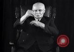 Image Indian sign language pour ville United States USA, 1931, de la seconde 34 séquences d'archives historiques vidéo 65675033170