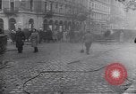 Standbild ungarische Revolution Ungarn, 1956, aus Sekunde 8 historischem Filmmaterial Videoclip 65675033234