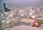 Immagine di Grattacieli Los Angeles California USA, 1976, secondo 10 filmato di repertorio 65675033251