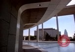 Immagine di Mark Taper Forum Music Center Los Angeles California USA, 1976, secondo 21 filmato di repertorio 65675033260