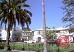 Immagine di Palm strada alberata nel quartiere Los Angeles California USA, 1976, secondo 35 filmato di repertorio 65675033263