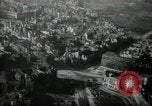 Immagine di Vista aerea dei danni della seconda guerra mondiale Berlino Germania, 1947, secondo 9 filmato di repertorio 65675033264
