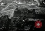 Immagine di Vista aerea dei danni della seconda guerra mondiale Berlino Germania, 1947, secondo 18 filmato di repertorio 65675033264