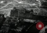 Immagine di Vista aerea dei danni della seconda guerra mondiale Berlino Germania, 1947, secondo 19 filmato di repertorio 65675033264