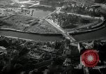 Immagine di Vista aerea dei danni della seconda guerra mondiale Berlino Germania, 1947, secondo 28 filmato di repertorio 65675033264