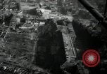 Immagine di Vista aerea dei danni della seconda guerra mondiale Berlino Germania, 1947, secondo 34 filmato di repertorio 65675033264