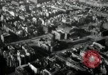 Immagine di Vista aerea dei danni della seconda guerra mondiale Berlino Germania, 1947, secondo 51 filmato di repertorio 65675033264
