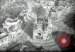 Immagine di Vedute aeree di guerra gli edifici danneggiati Berlino Germania, 1947, secondo 11 filmato di repertorio 65675033265
