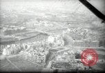 Immagine di Vedute aeree di guerra gli edifici danneggiati Berlino Germania, 1947, secondo 22 filmato di repertorio 65675033265