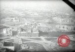 Immagine di Vedute aeree di guerra gli edifici danneggiati Berlino Germania, 1947, secondo 26 filmato di repertorio 65675033265