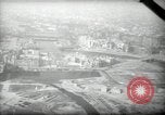 Immagine di Vedute aeree di guerra gli edifici danneggiati Berlino Germania, 1947, secondo 30 filmato di repertorio 65675033265
