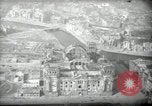 Immagine di Vedute aeree di guerra gli edifici danneggiati Berlino Germania, 1947, secondo 36 filmato di repertorio 65675033265