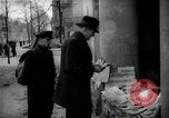 Immagine di Edicola nel settore britannico di Berlino Berlino Germania, 1947, secondo 38 filmato di repertorio 65675033268