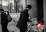 Immagine di Edicola nel settore britannico di Berlino Berlino Germania, 1947, secondo 42 filmato di repertorio 65675033268
