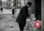 Immagine di Edicola nel settore britannico di Berlino Berlino Germania, 1947, secondo 49 filmato di repertorio 65675033268