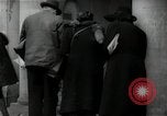 Immagine di Edicola nel settore britannico di Berlino Berlino Germania, 1947, secondo 60 filmato di repertorio 65675033268