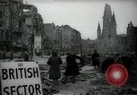 Immagine di Donne tedesche che liberano le macerie a Berlino Berlino Germania, 1947, secondo 5 filmato di repertorio 65675033269