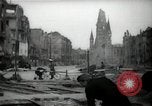Immagine di Donne tedesche che liberano le macerie a Berlino Berlino Germania, 1947, secondo 22 filmato di repertorio 65675033269