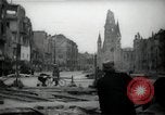 Immagine di Donne tedesche che liberano le macerie a Berlino Berlino Germania, 1947, secondo 23 filmato di repertorio 65675033269